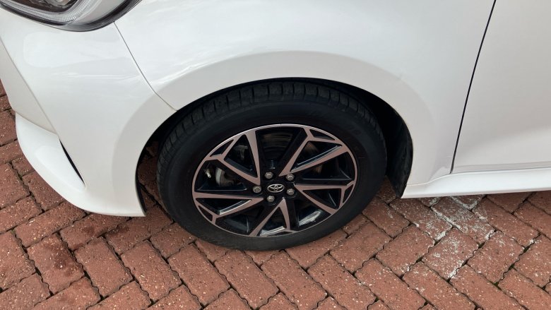 Toyota Yaris 1.5 Hybrid Design 5dr CVT Hybrid Hatchback